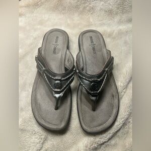 Minnetonka Sandals Size 8